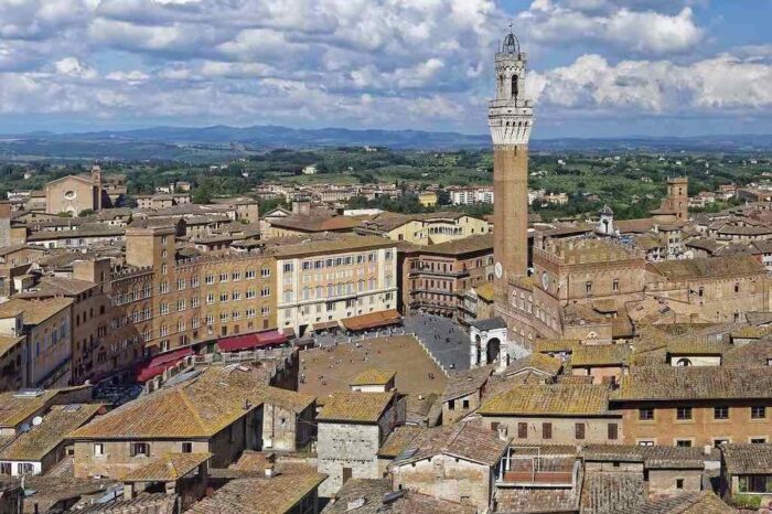 Day Tour From Florence to Siena, San Gimignano, Monteriggioni & Chianti Wine Region